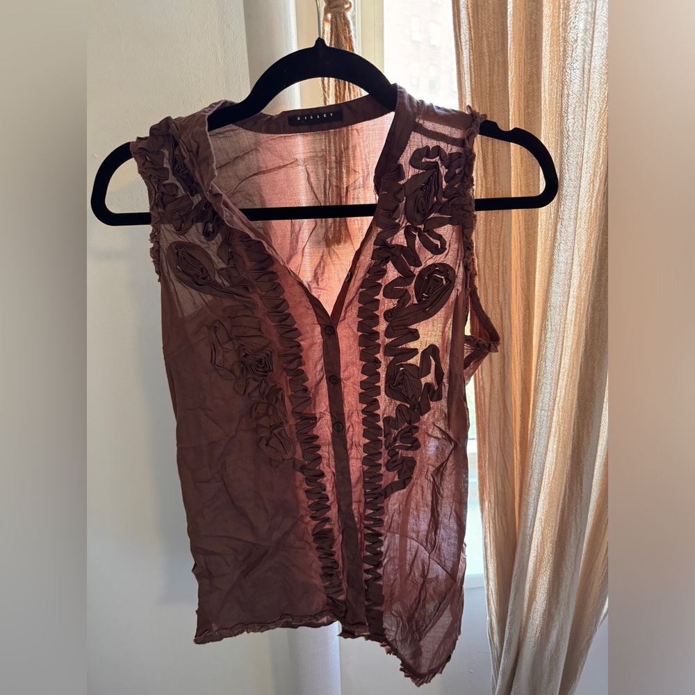 Beautiful Sisley linen top